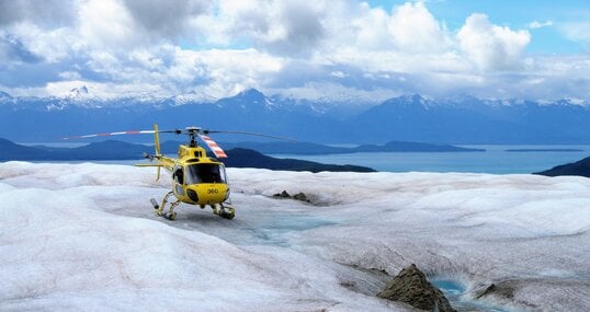 Helikopter auf dem Gletscher