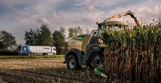 Produkte / Nutzfahrzeuge von Krone, hier Häcksler und Auflieger 